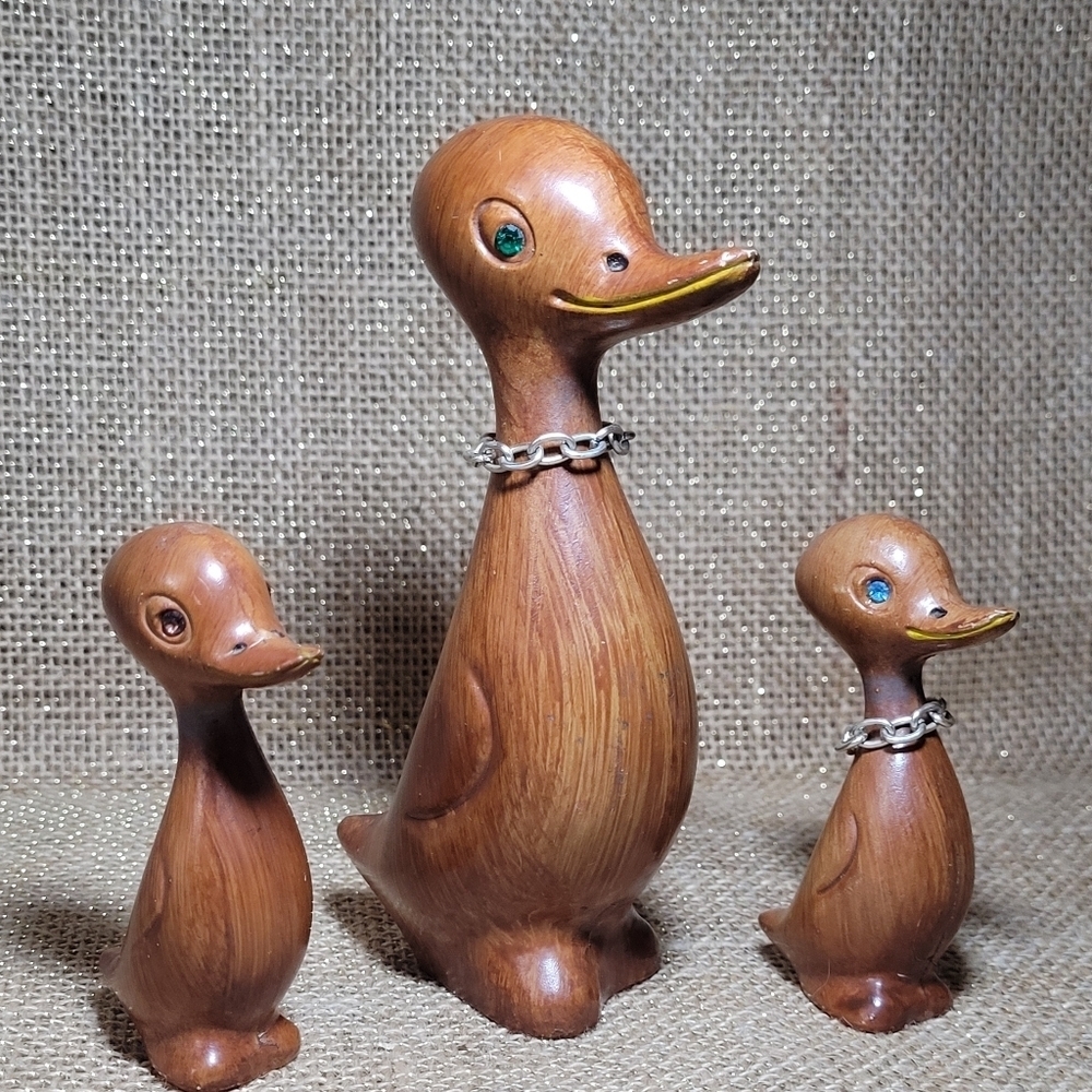 Vintage MCM Faux Bois Rhinestone Eyes Duck Set Of 3 Chain Collar Wood Look Retro